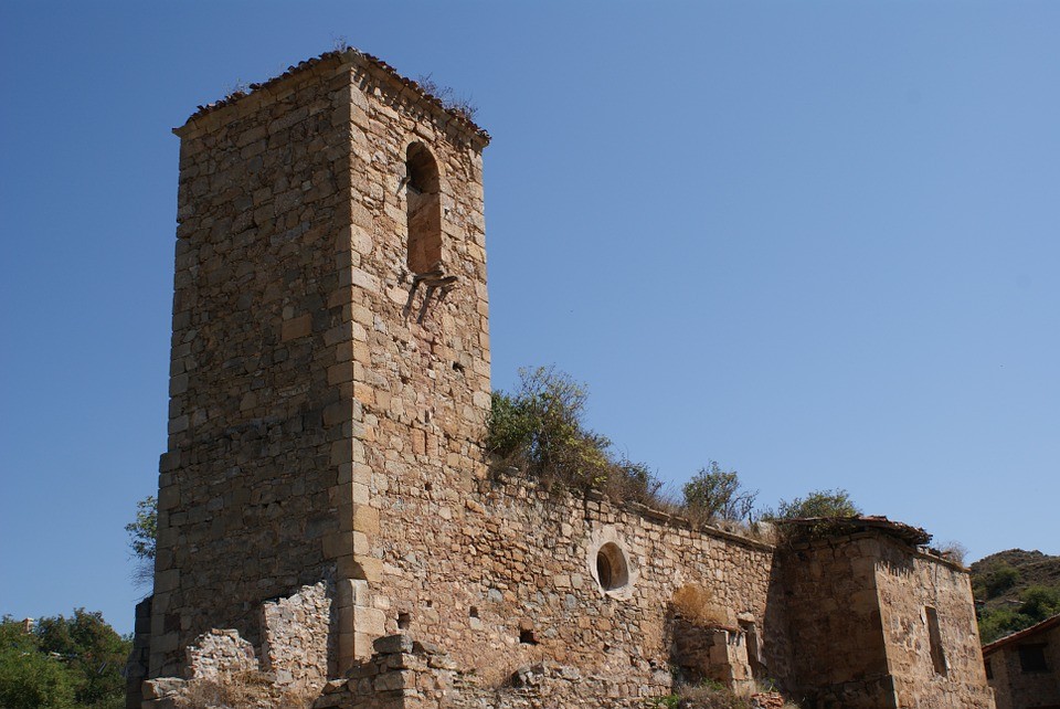 espana la rioja luezas iglesia
